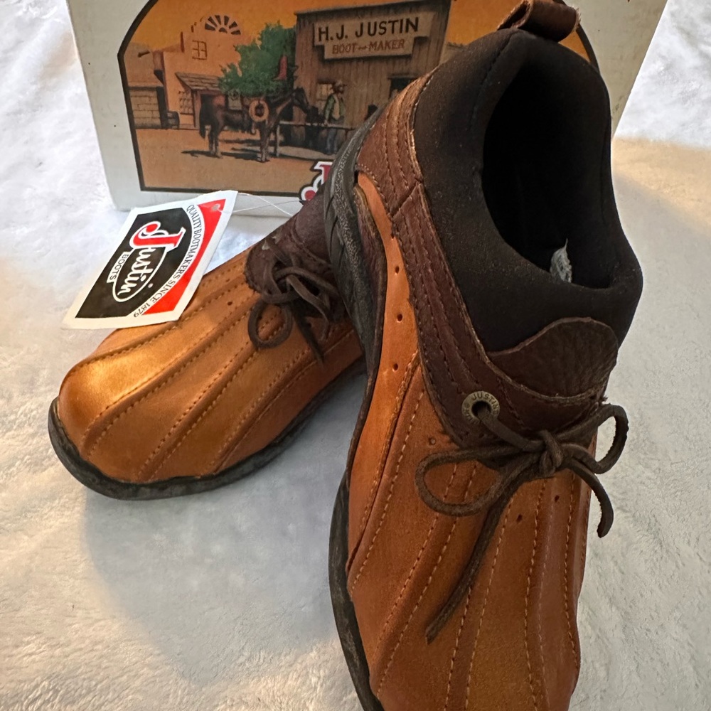 Justin Chukka shoes size 1.5 NEW - Picture 2 of 6